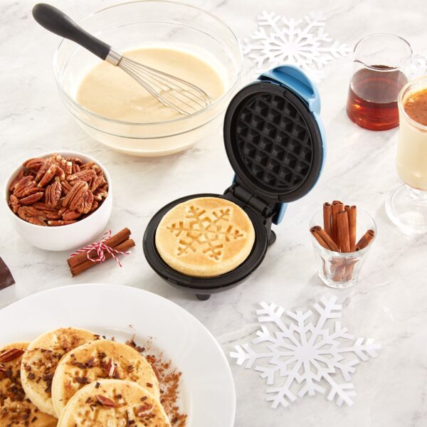 Snowflake Mini Waffle Maker